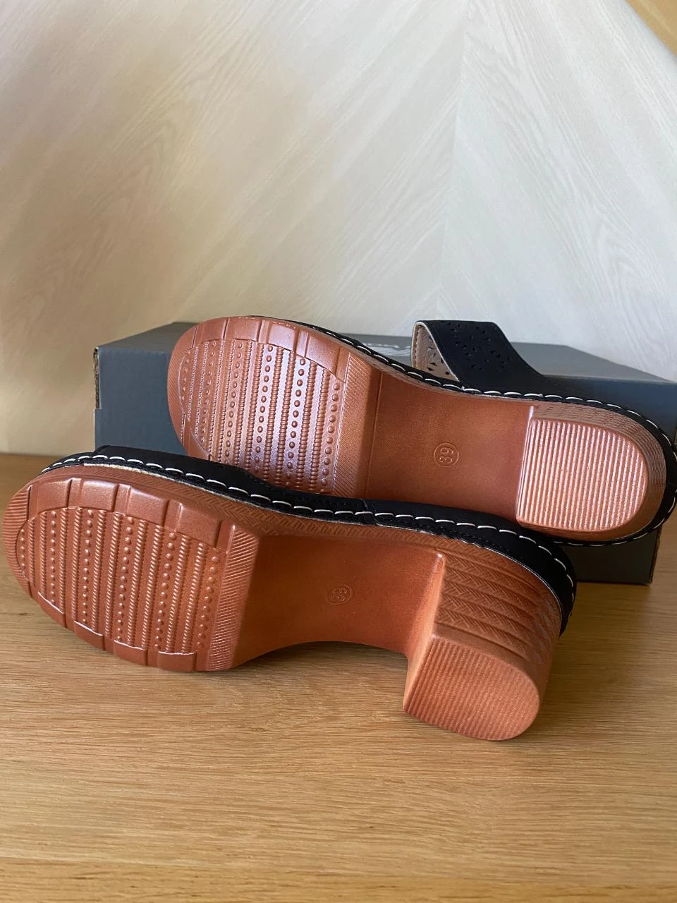 Mules noires ajourées T39 à talon confortable – Élégantes & ultra tendance – photo 5